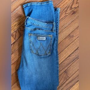 WOMEN'S WRANGLER RETRO® MAE MID RISE BOOTCUT JEAN Size 33/15x32